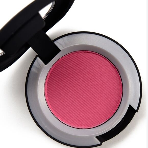 Mac Cosmetics Powder Kiss Soft Matte Eyeshadow - Picture 4 of 7